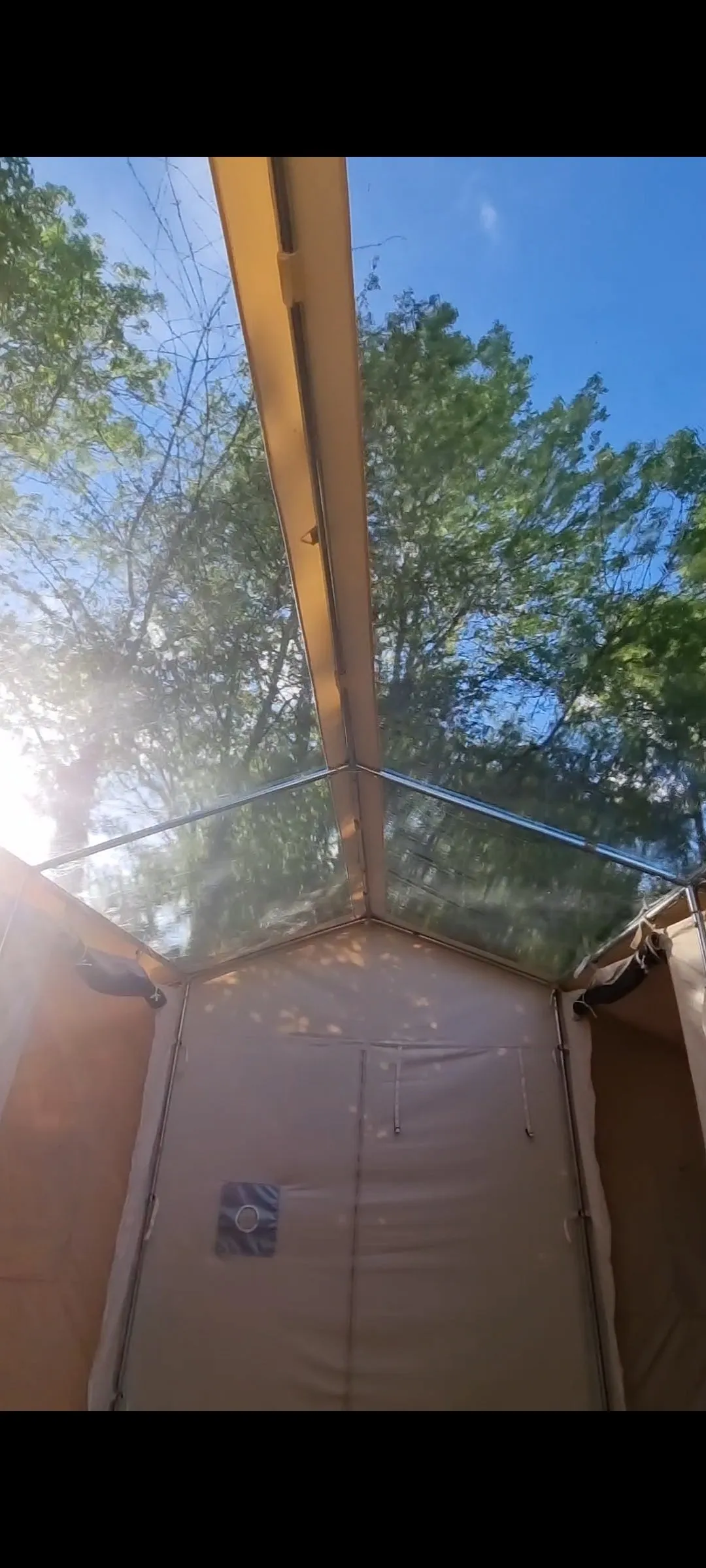 6x4 Canvas Lodge With Roof Light