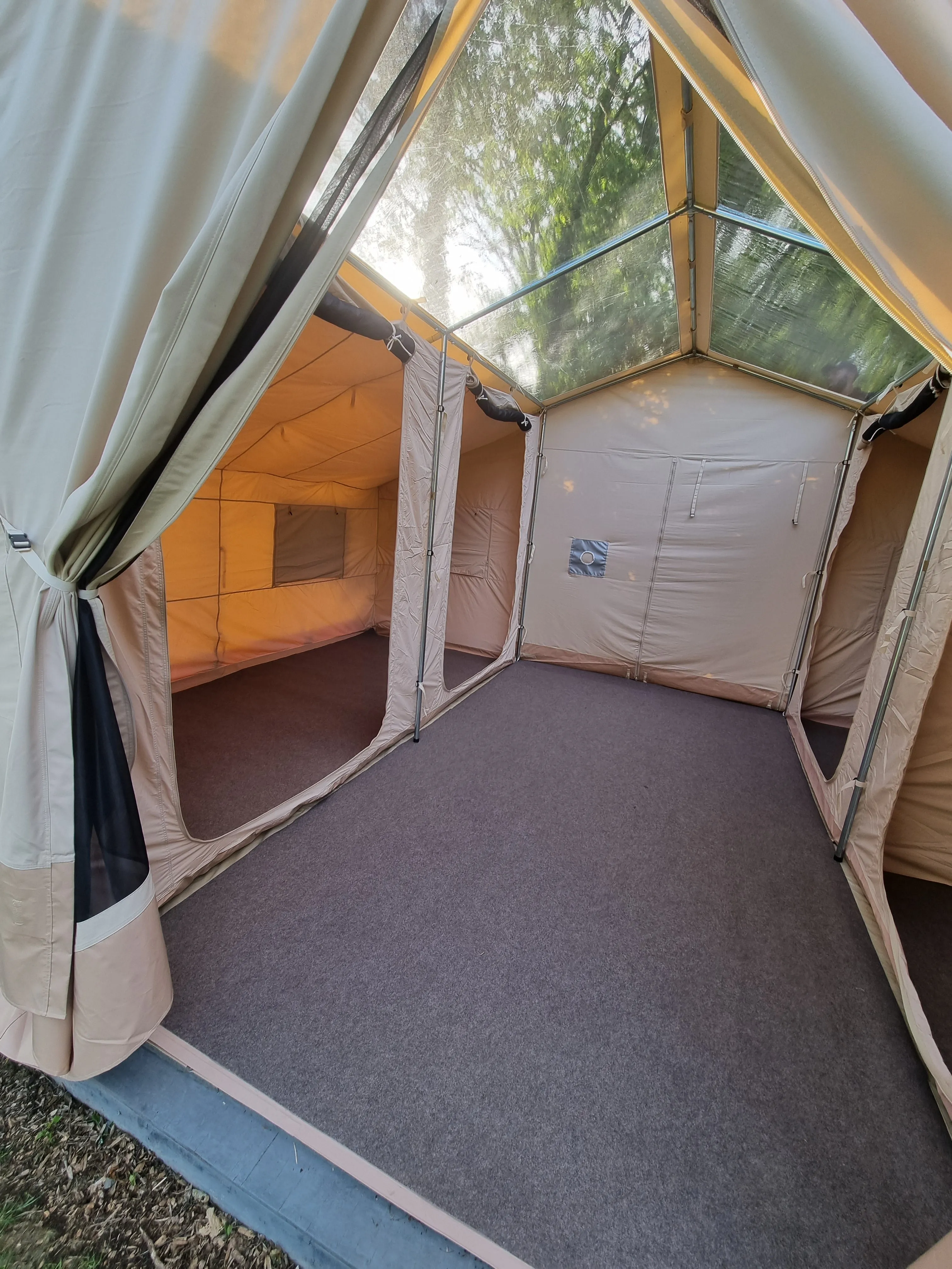 6x4 Canvas Lodge With Roof Light