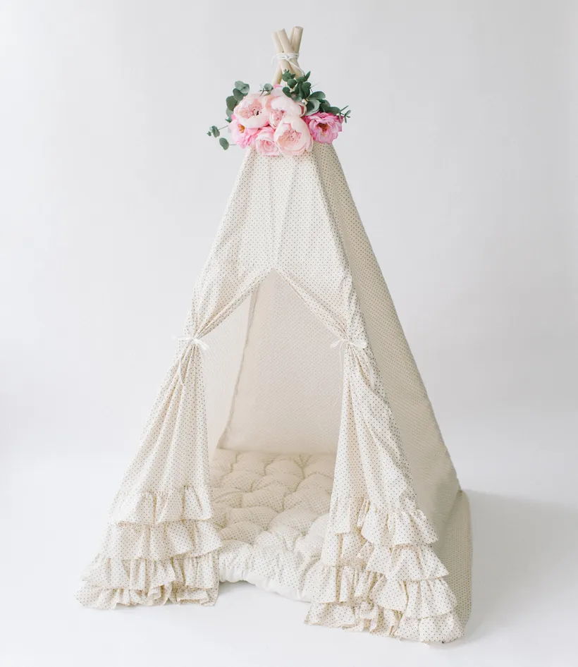 E & E Teepee: Colette