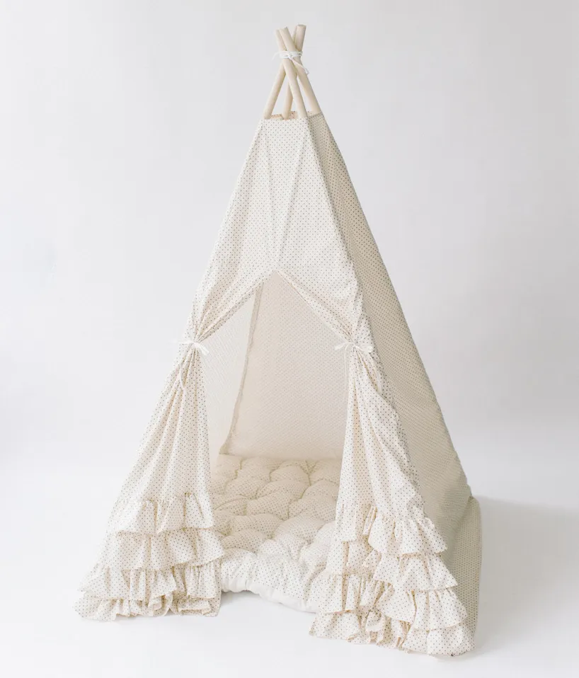 E & E Teepee: Colette